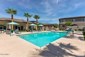 35035 N North Vly Pkwy, Unit 2 in Phoenix, AZ - Building Photo - Building Photo
