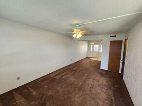3423 S Peninsula Dr in Daytona Beach, FL - Building Photo - Building Photo