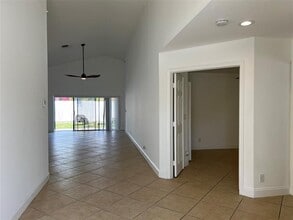 371 Mohawk Ln in Boca Raton, FL - Building Photo - Building Photo