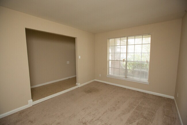 5602 Briarwick Ln in Houston, TX - Building Photo - Building Photo
