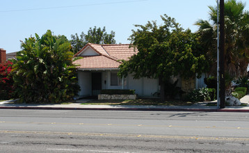 16682 Goldenwest St in Huntington Beach, CA - Building Photo - Building Photo