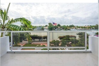 5700 Collins Ave in Miami Beach, FL - Building Photo - Building Photo
