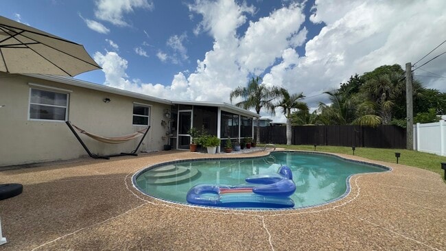 3721 Holiday Rd in Palm Beach Gardens, FL - Building Photo - Building Photo