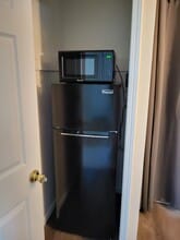 3804 Samuel Ave, Unit Private Efficiency Suite in Rochester Hills, MI - Building Photo - Building Photo