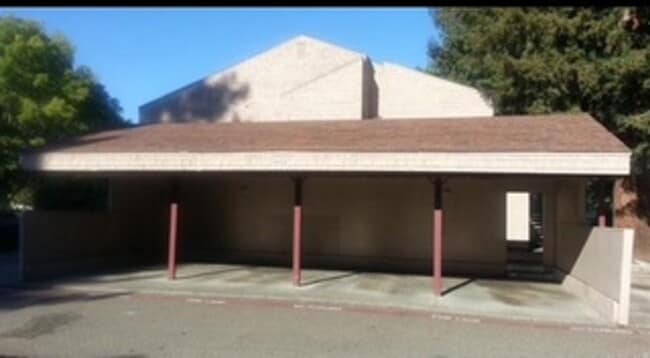 943 Civic Center Dr in Rohnert Park, CA - Building Photo - Building Photo