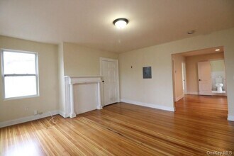 44 E Main St-Unit -3 in Beacon, NY - Building Photo - Building Photo