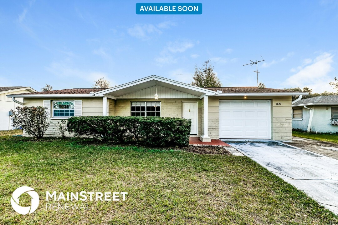 5822 Elena Dr in Holiday, FL - Building Photo