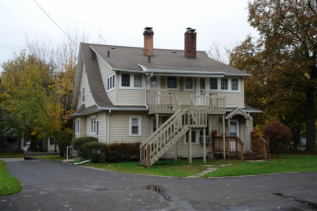 208 E Mount Hope Ave in Lansing, MI - Building Photo - Building Photo