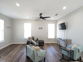 301 Coral Gables St, Unit Guesthouse in Panama City Beach, FL - Building Photo - Building Photo