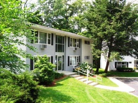 14 Arbor Hill Drive in Pleasant Valley, NY - Foto de edificio - Interior Photo