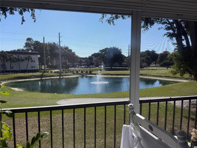8970 S Hollybrook Blvd in Pembroke Pines, FL - Building Photo - Building Photo