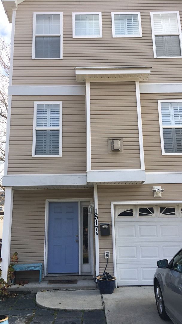 property at 1517A Parks Ave