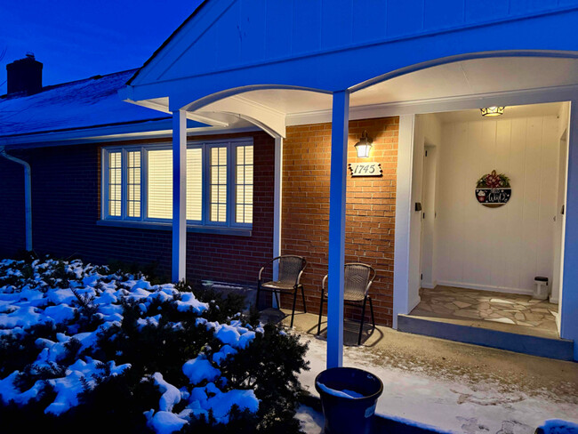 1745 Ardleigh Rd in Upper Arlington, OH - Building Photo - Building Photo