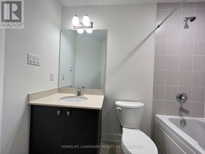 12860-12860 Yonge St in Richmond Hill, ON - Building Photo - Building Photo