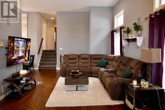 803 Wild Rose Ln in London, ON - Building Photo - Building Photo