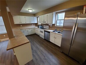 1536 W 40th St in Norfolk, VA - Foto de edificio - Building Photo