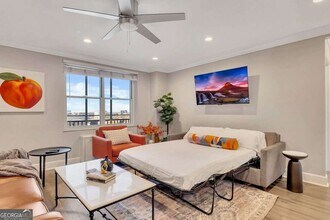 300 Peachtree St NE, Unit 6H in Atlanta, GA - Building Photo - Building Photo