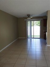 1405 Crystal Ct-Unit -B in Tavares, FL - Building Photo - Building Photo