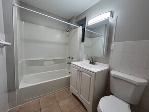 3905 W Schubert Ave in Chicago, IL - Building Photo - Building Photo