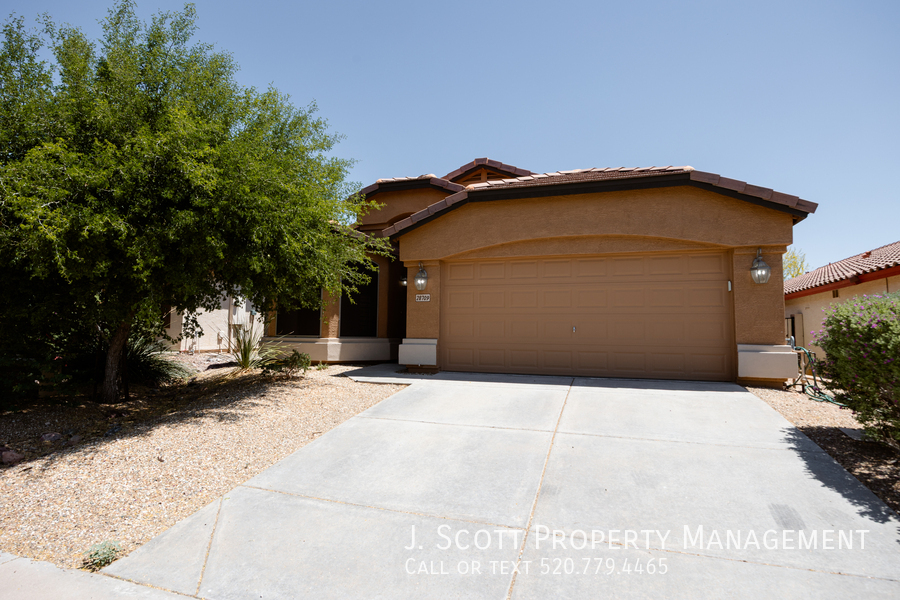28709 N Nobel Rd in Phoenix, AZ - Building Photo