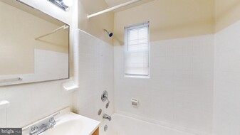 10 Danbury St SE in Washington, DC - Building Photo - Building Photo