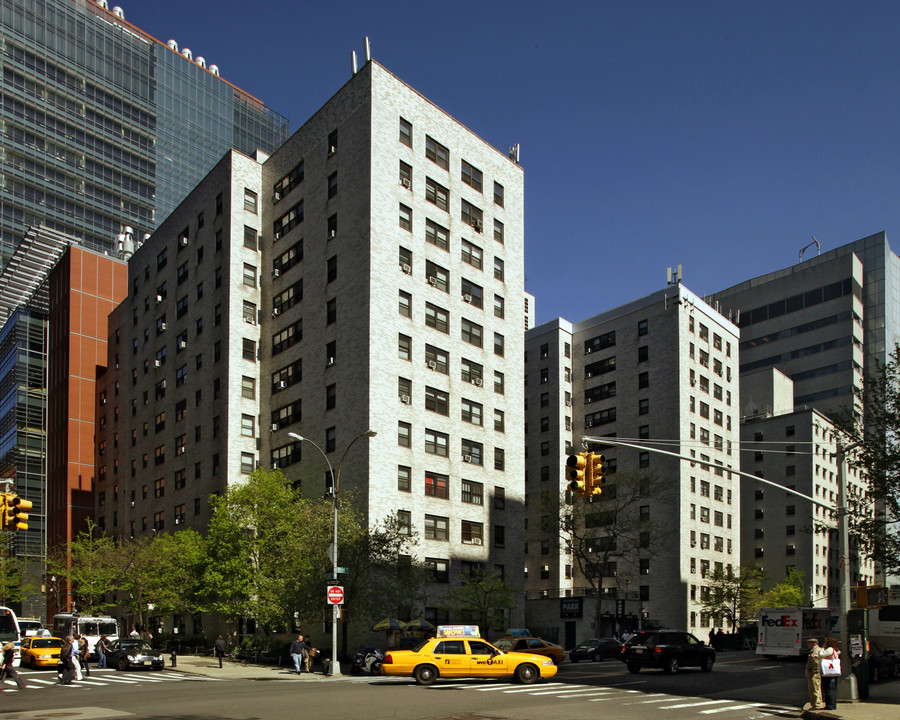 1277 York Ave in New York, NY - Building Photo