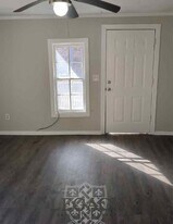 6684 Cavender Rd in Lyles, TN - Building Photo