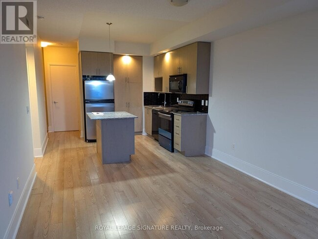 181 Wynford Dr in Toronto, ON - Building Photo - Building Photo