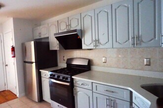 342 Forrest St in Jersey City, NJ - Building Photo - Building Photo