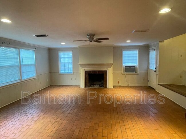 218 Travis St in Nacogdoches, TX - Building Photo - Building Photo