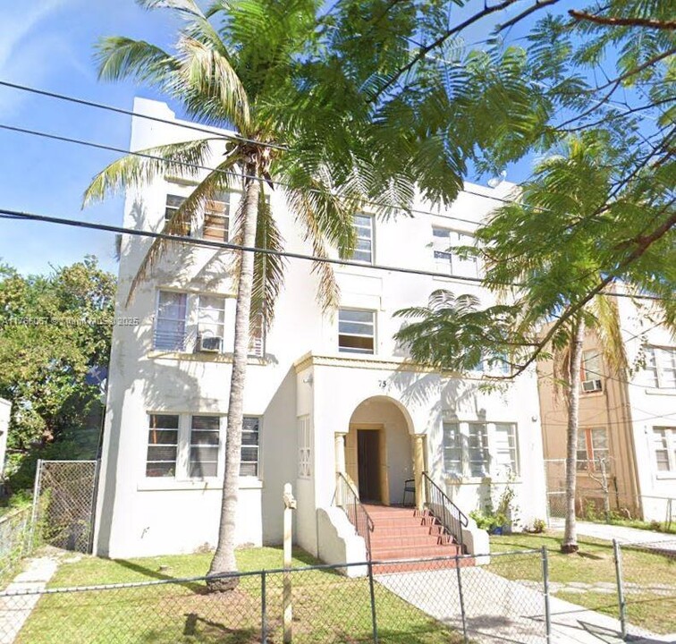 75 Glen Royal Pkwy in Miami, FL - Building Photo