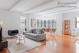 400 E 57th St in New York, NY - Building Photo
