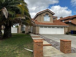 8955 Digger Pine Dr in Riverside, CA - Building Photo - Building Photo