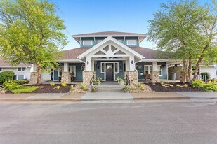 Campus Lodge in Columbia, MO - Building Photo