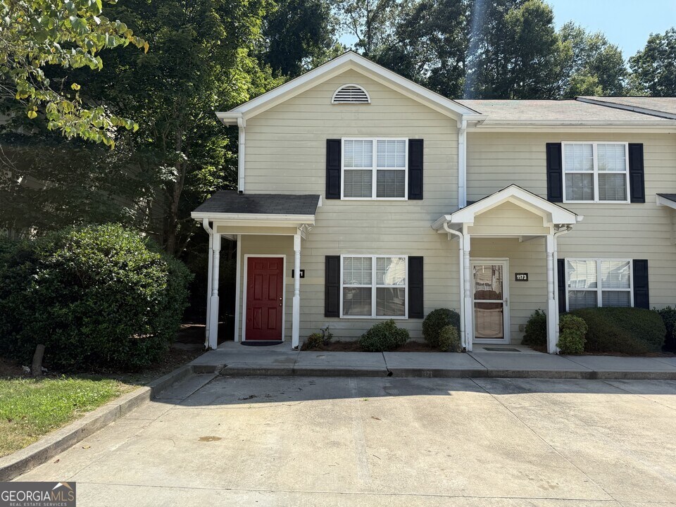 1171 Riverside Terrace in Gainesville, GA - Foto de edificio