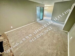 1310 E 123rd Terrace in Olathe, KS - Building Photo - Building Photo