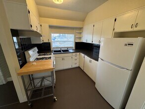 7521 N Gloucester Ave in Portland, OR - Building Photo - Building Photo