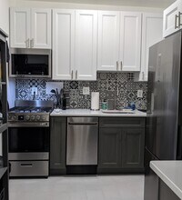1711 Massachusetts Ave NW, Unit 113 in Washington, DC - Foto de edificio - Building Photo