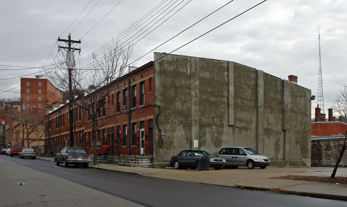 2124 Kindel Ave in Cincinnati, OH - Building Photo