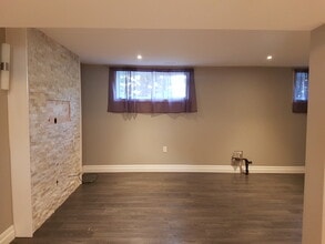 204 Irving Pl in London, ON - Building Photo - Building Photo