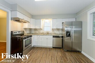 8906 W 93rd St in Overland Park, KS - Building Photo - Building Photo