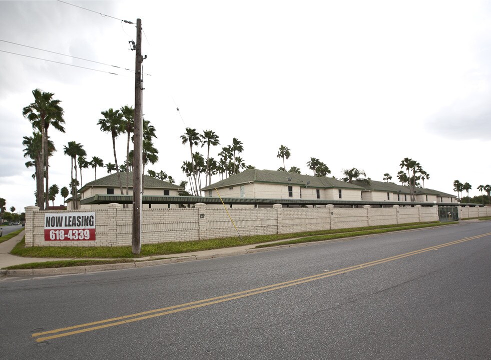 Paradise Village Apartments in McAllen, TX - Building Photo