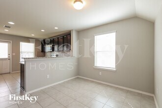 12034 Silver Lgt in San Antonio, TX - Building Photo - Building Photo