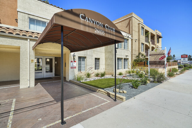 Canyon Club Apartments in Santa Clarita, CA - Building Photo - Building Photo