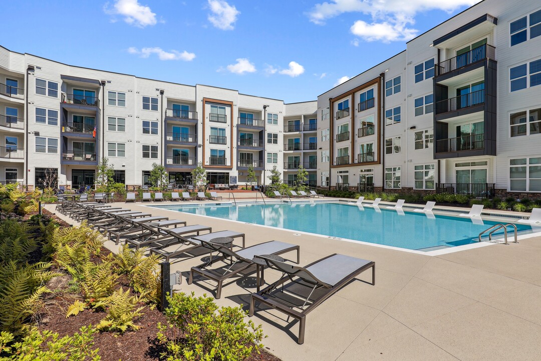 Innsbrook Square in Glen Allen, VA - Building Photo