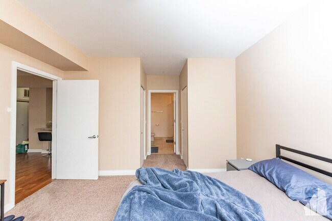 565 W Quincy St, Unit 907 in Chicago, IL - Building Photo - Building Photo
