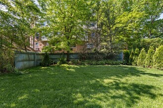 75 Orchard Ave in Rye, NY - Building Photo - Building Photo