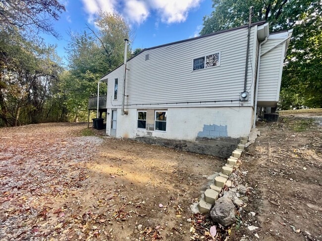 1302 Airport Rd in Aliquippa, PA - Building Photo - Building Photo