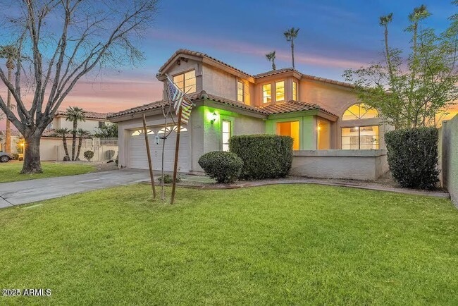 property at 3728 N Rosewood Ave