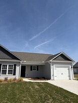 1752 Friendly Rd in Dunn, NC - Building Photo